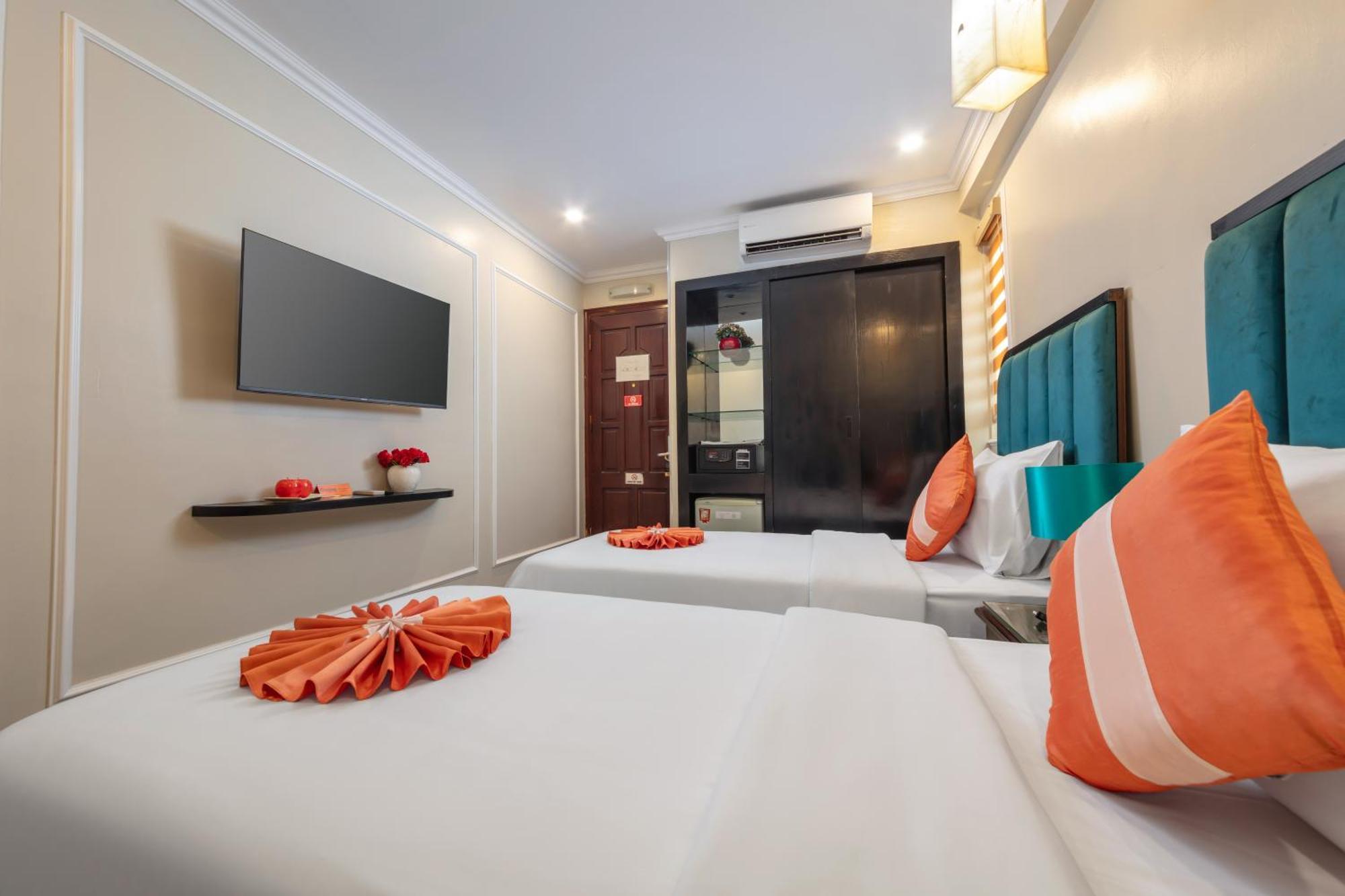 Omina Hanoi Hotel & Travel Екстер'єр фото