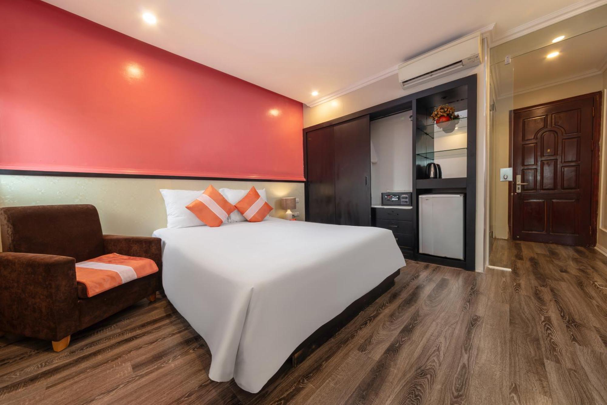 Omina Hanoi Hotel & Travel Екстер'єр фото