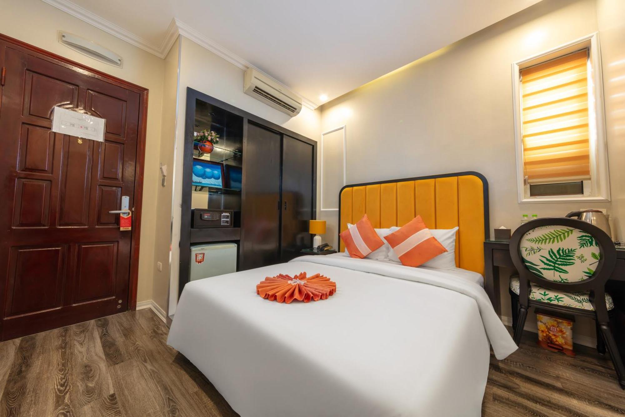 Omina Hanoi Hotel & Travel Екстер'єр фото