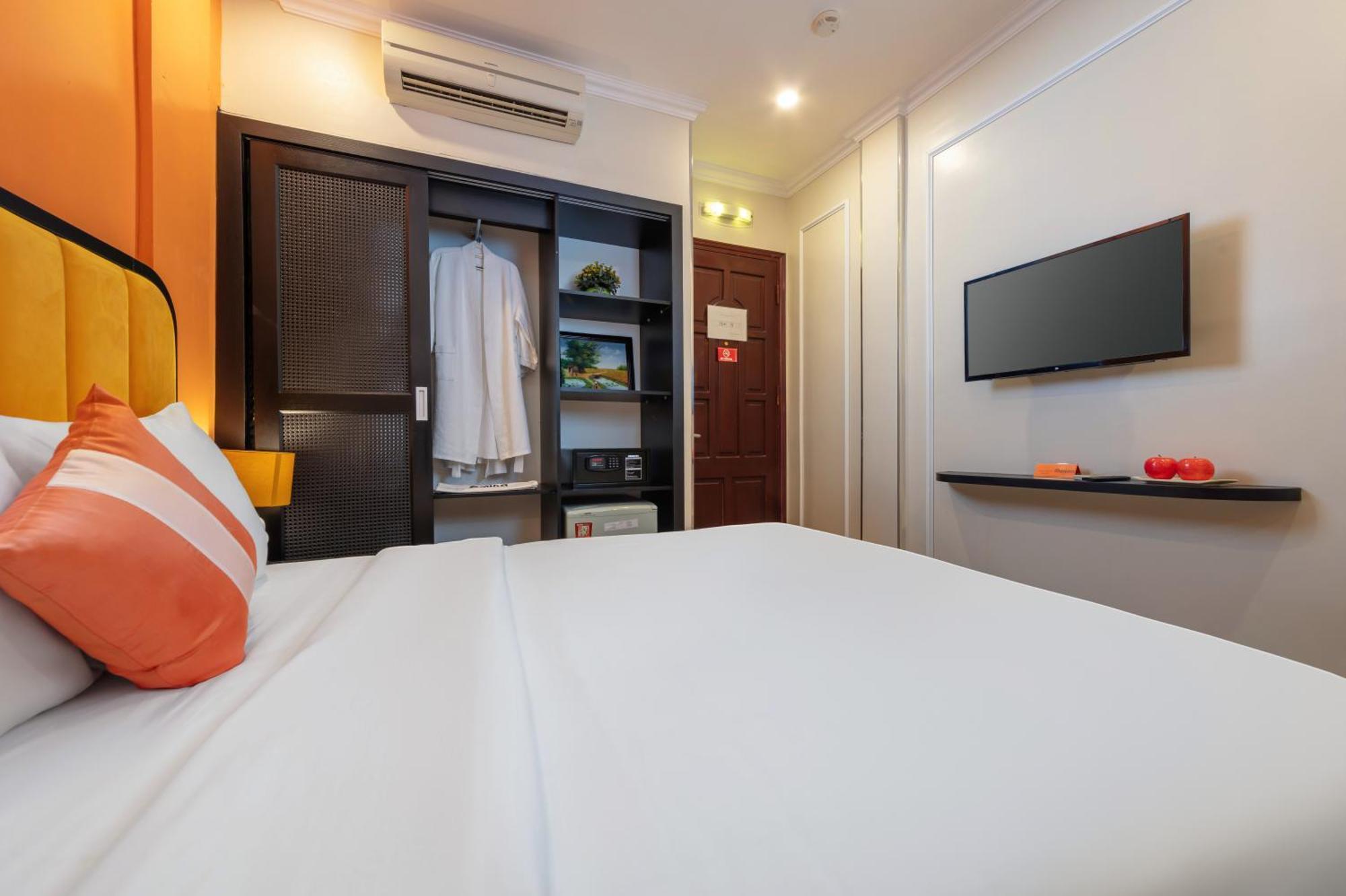 Omina Hanoi Hotel & Travel Екстер'єр фото